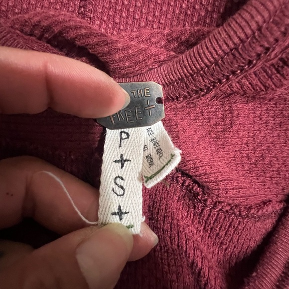 We The Free Women’s Small Maroon Sunni Valley Thermal Waffle Cut Long Sleeve Top - Picture 10 of 13